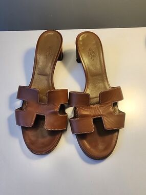 Hermes Gold Brown Oasis "H" Cut Out Sandals Shoes 38 1/2 USED